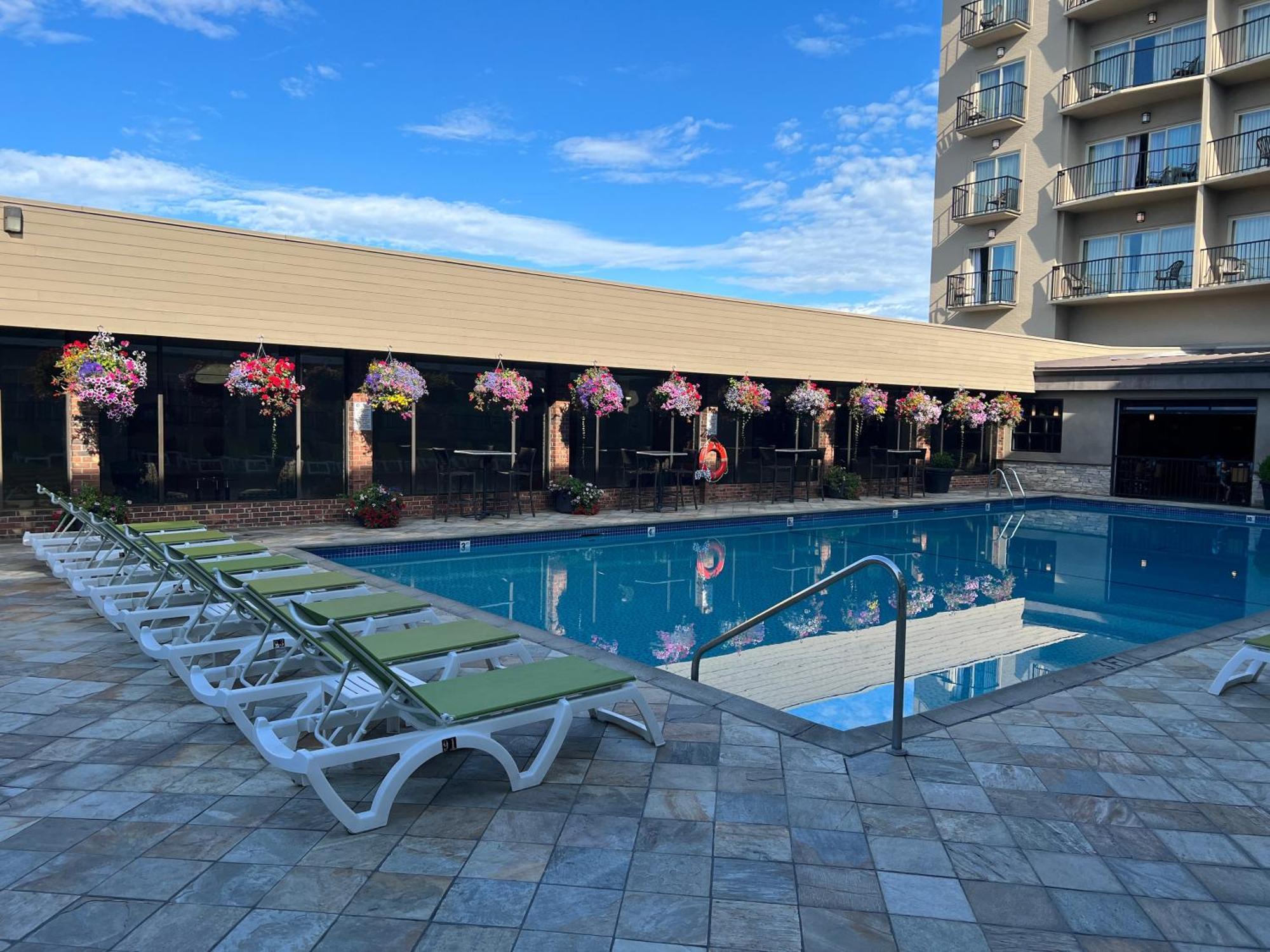 Coast Capri Hotel Kelowna Exterior foto